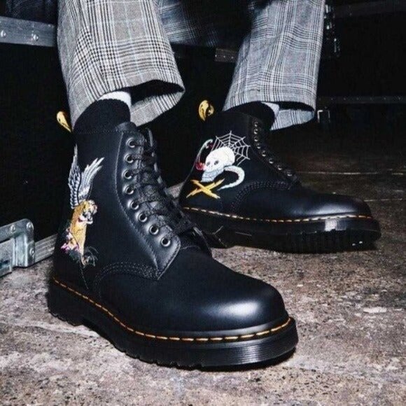 DR. MARTENS 1460 Souvenir Embroidered Leather Boot Winged Tiger Skull Size 5NEW - Picture 3 of 15